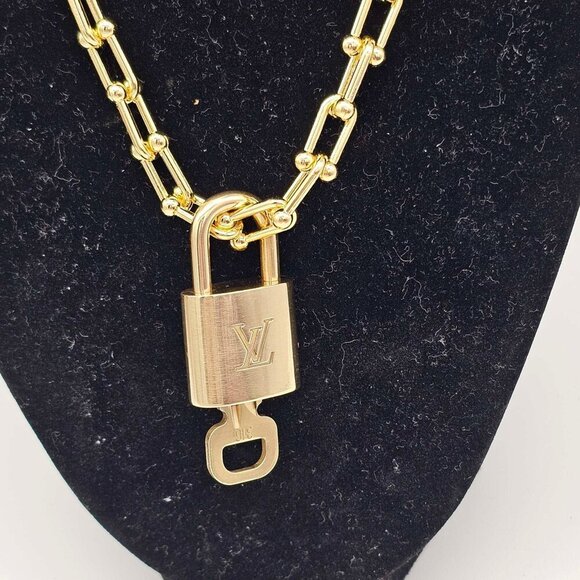 Authentic Louis Vuitton Lock & Key w/ Unbranded Gold Plated Gold Chain Necklace - Picture 4 of 10
